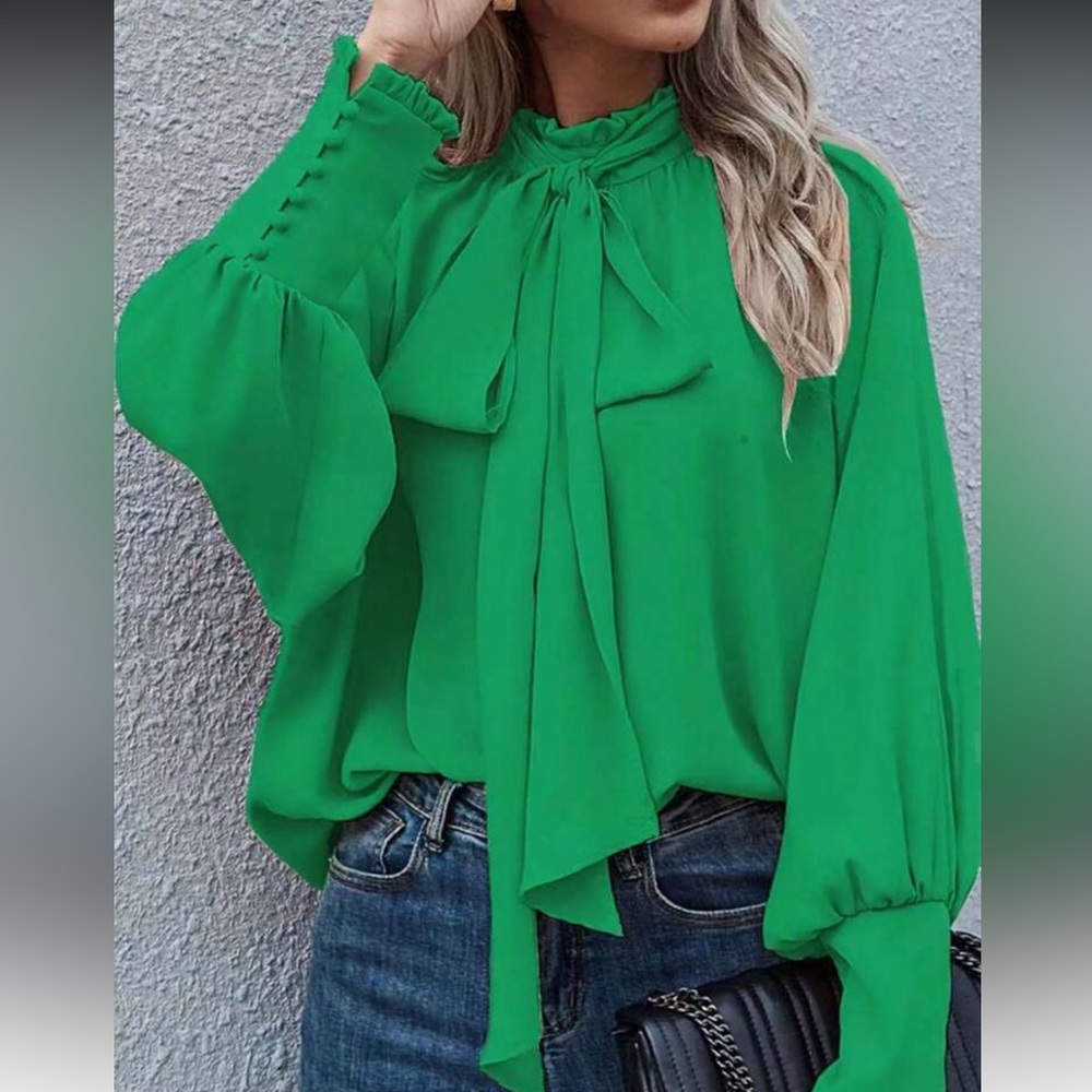 Elegant Green Women's Blouse